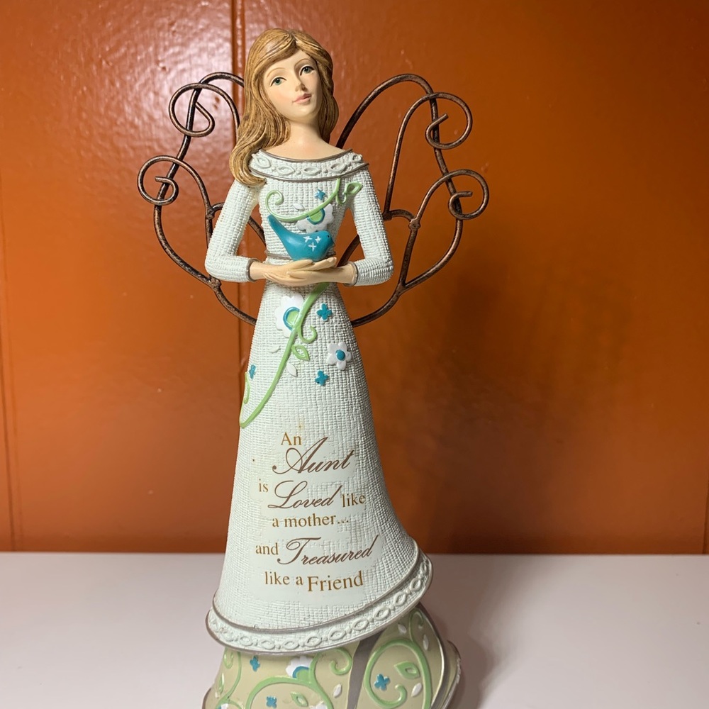 💙 Perfectly Paisley Aunt with Metal Wings #76208